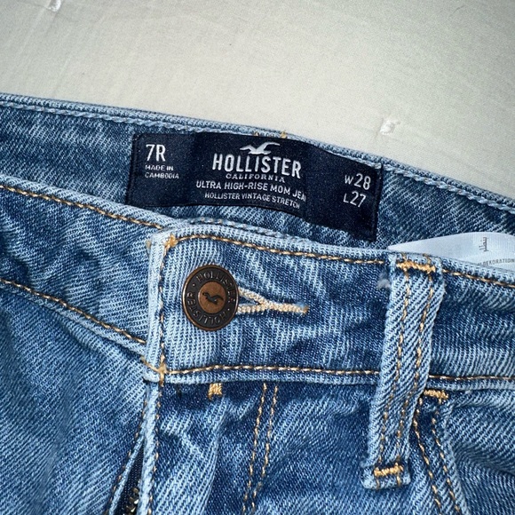 Hollister ultra high rise mom jeans - Picture 6 of 8